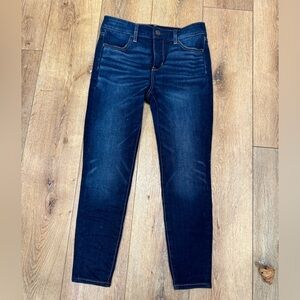 American Eagle hi-rise jegging.Size 4 EUC. Soft, stretchy, comfy! Straight leg